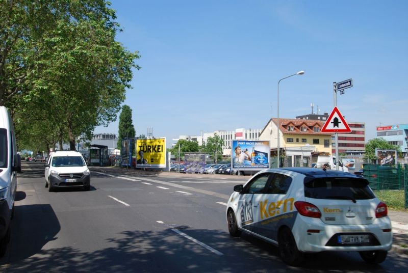 In der Schildwacht 51/rts (quer zur Lärchenstr)