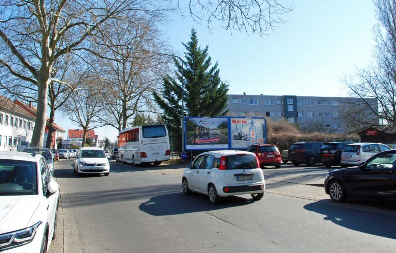 Lärchenstr. 99/Zufahrt Lidl -Elektronstr (quer)