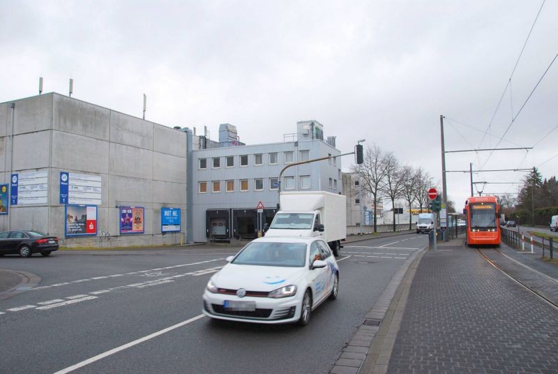 Rheinhessenstr/Dekan-Laist-Str/Zufahrt Rewe/rts (Wand)