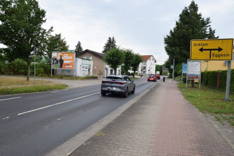 Pasewalker Str. 5 /Rewe/Einfahrt/quer