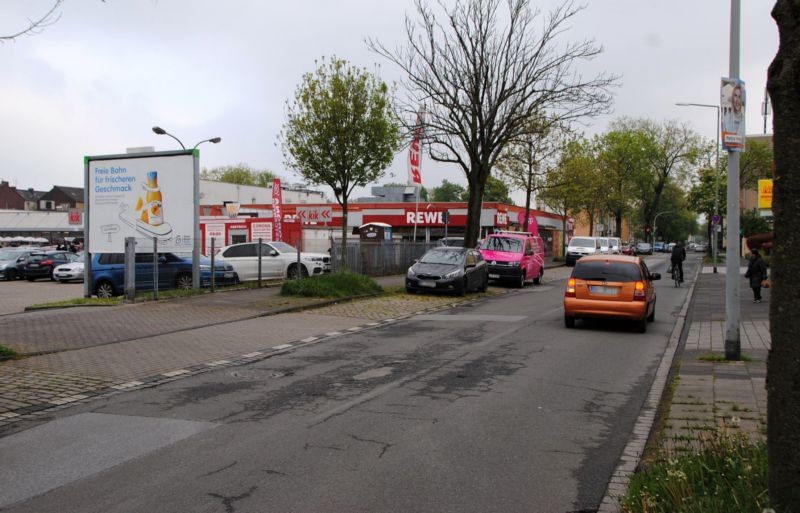 Eschenstr. 120 /Trinkgut + Rewe/Einfahrt (Sicht Trinkgut)