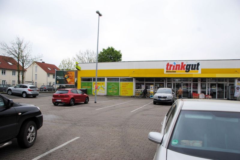 Eschenstr. 120 /Trinkgut + Rewe/lks vom Eing (Sicht Markt)