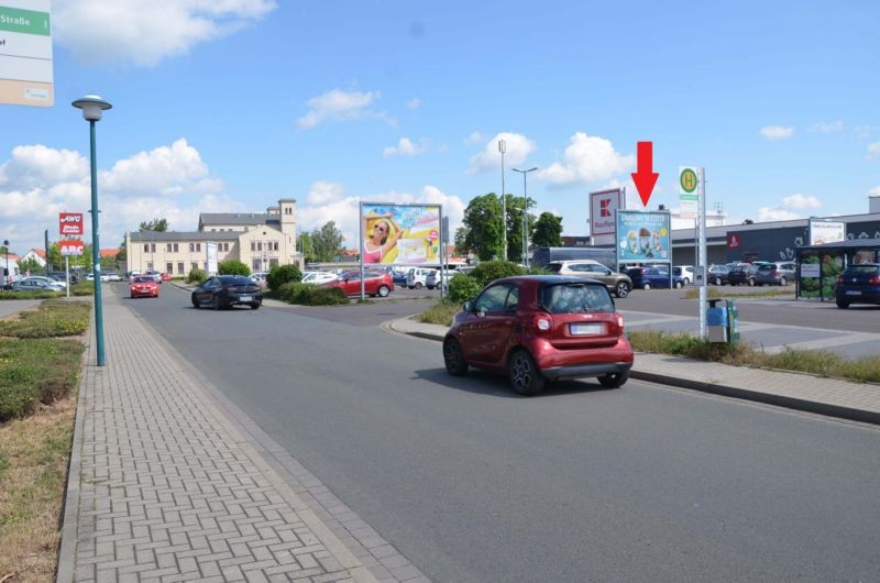 Lüneburger Str. 1 /Kaufland/Einfahrt/Sicht Einf (mte)