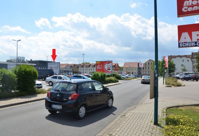 Lüneburger Str. 1 /Kaufland/Einfahrt/Sicht Eing (mte)