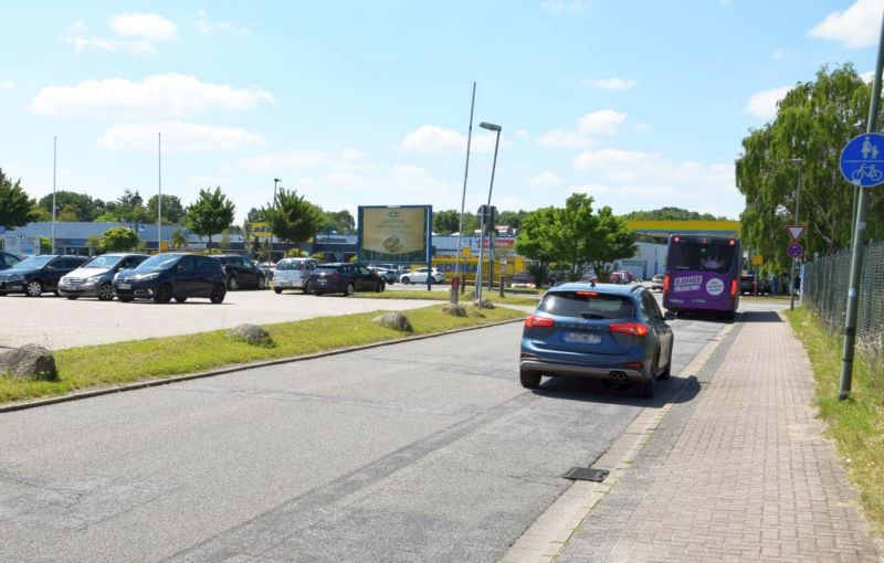 Baeyerstr. 1/Zuf Edeka /geg. Einfahrt -Sicht Sonderposten