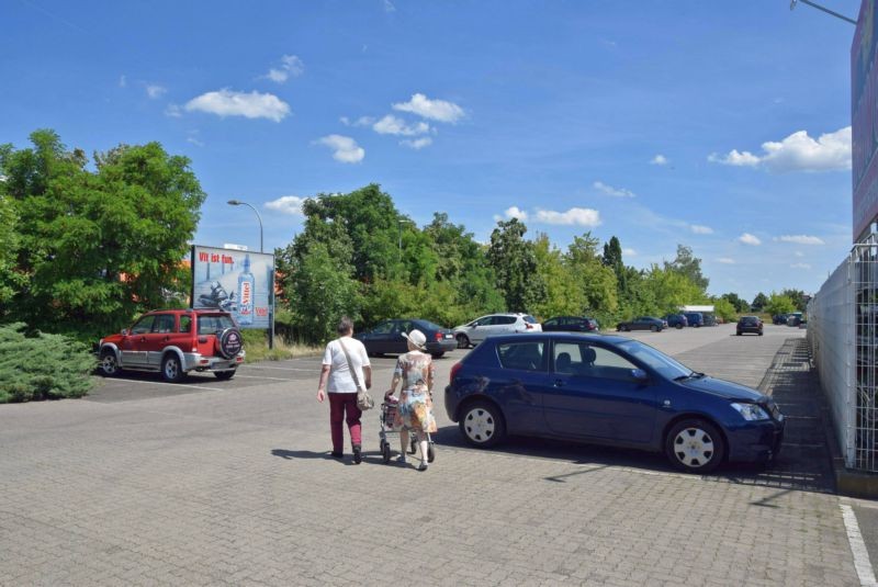 Kristallweg 2 /Jawoll-Markt/Sicht Eingang