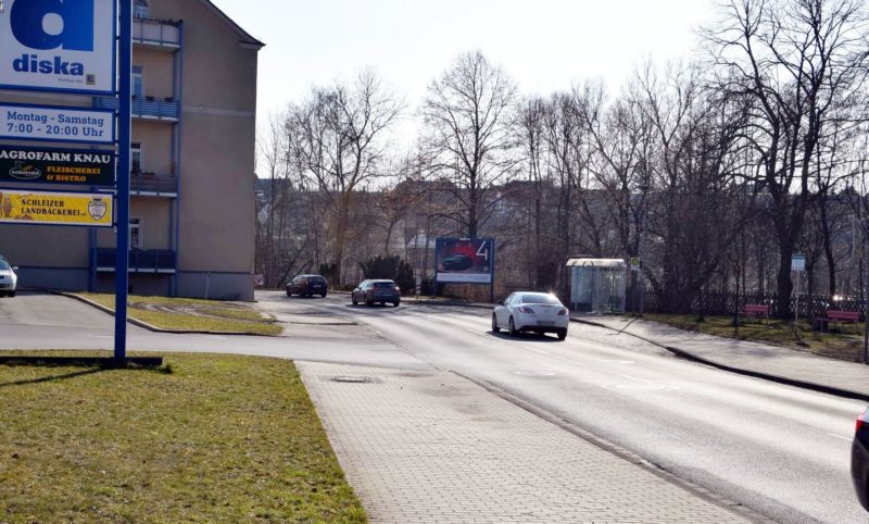 Hauptstr/geg. Diska/Einfahrt/neb. Bus-Hts  (Triebes)