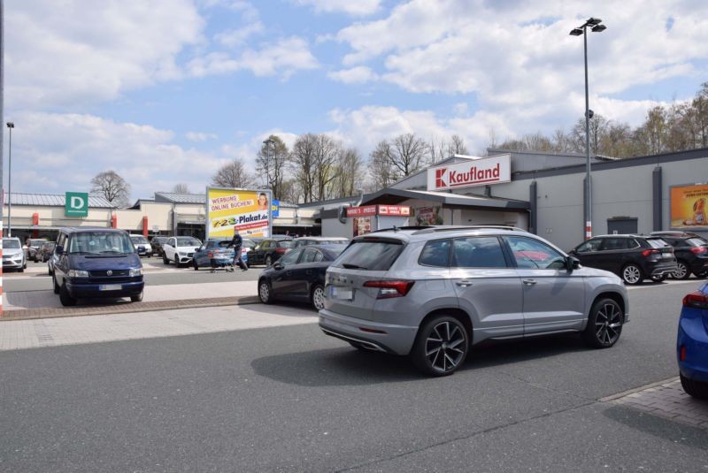 Stammbacher Str. 3 /Kaufland/geg. Eing/Sicht Einfahrt (rts)