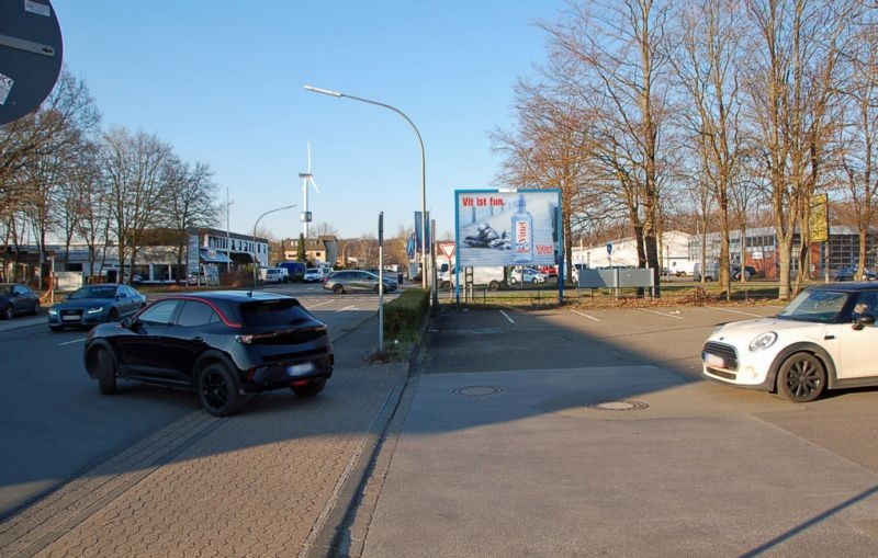 Zeiss-Str. 1 /Getränkehaus+Jawoll/geg. Eing/Sicht Markt