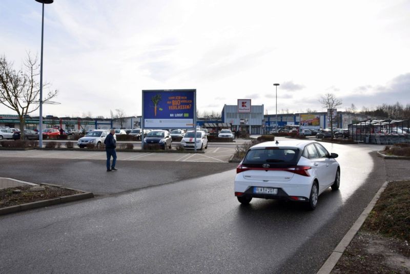 Hainichener Dorfstr. 1 /Kaufland/geg. Einf/lks/Sicht Einf