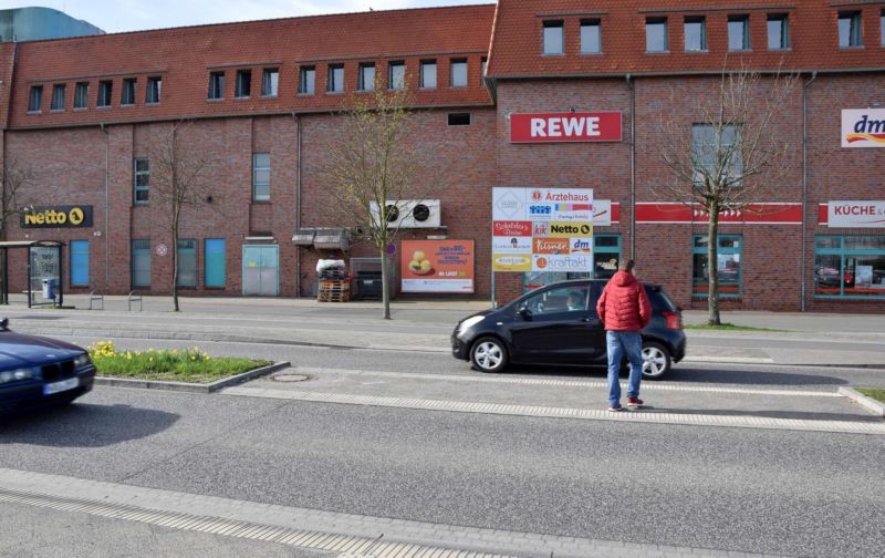 Dammstr. 7a /Rewe im EKZ/Sicht Oranienburger Str/B 273