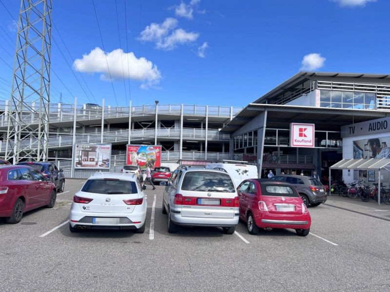 Großfeldstr. 2 /Kaufland/neb. Eingang (freistehend)