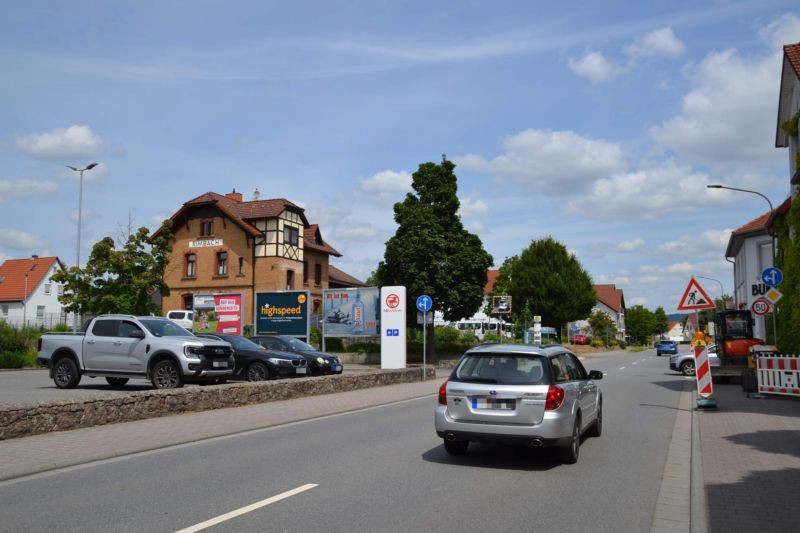 Staatsstr. 38-40/B 38/bei Rossmann (quer zur Str)