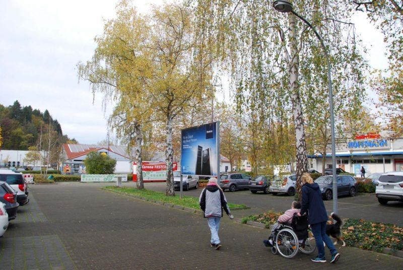 An der Kommandantur 5/Lidl Westendstr/geg.Eing/Sicht KiK