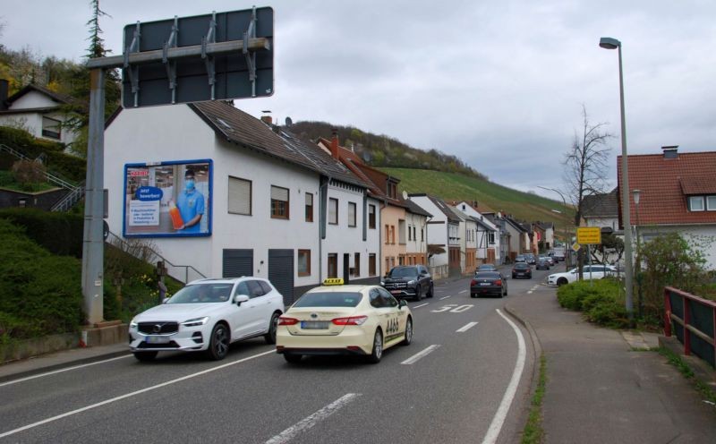 Sinziger Str. 36/B 266 (quer am Giebel)