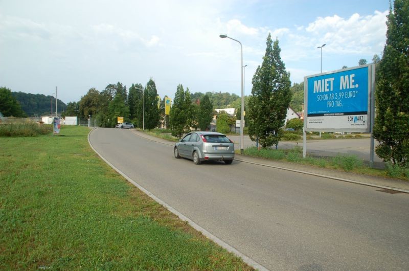 Bahnhofstr. 60 /Edeka/neb. Einfahrt (Sicht Str)