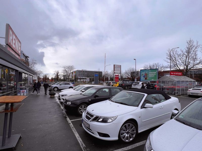 Max-Stromeyer-Str. 55 /Rewe/geg. Eingang (Sicht Markt)