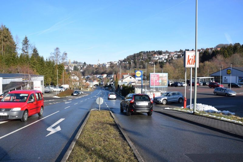 Brunhildestr. 75 /Lidl/lks von Einf/Sicht Krzg -quer zur Str