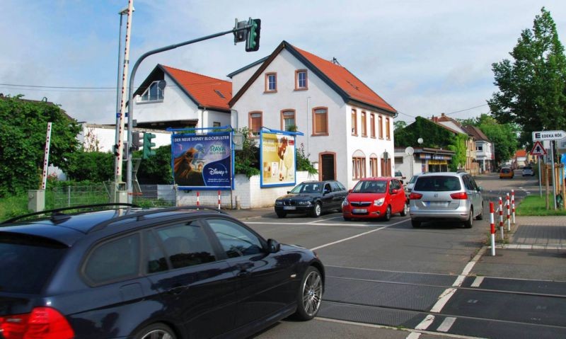 Paternusstr. 2/Bahnweg/Bahnübergang/lks (quer)