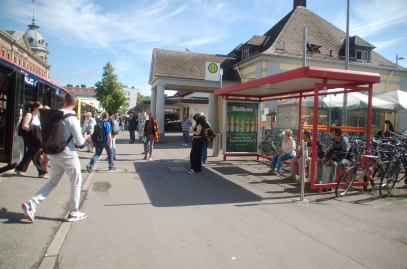 Bahnhofplatz/Hbf-Vorplatz/linke WH/innen (WH)
