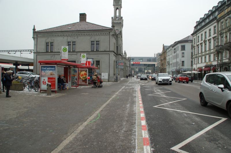 Bahnhofplatz/Hbf-Vorplatz/linke WH/aussen (WH)