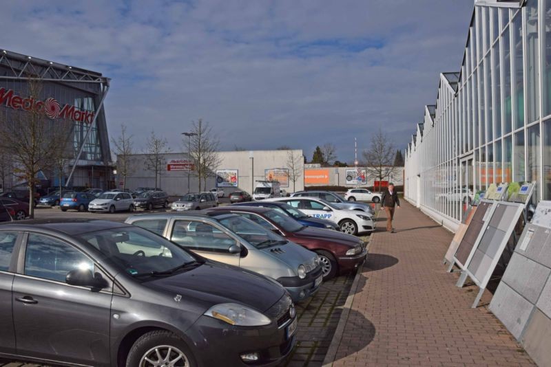 Ailinger Str. 109 /Kaufland/nh. Eingang Media-Markt