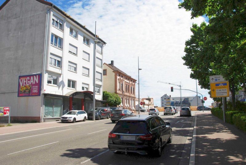 Exerzierplatzstr. 2 (quer am Giebel)