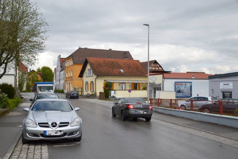 Volkershausener Str. 21 (quer zur Str)