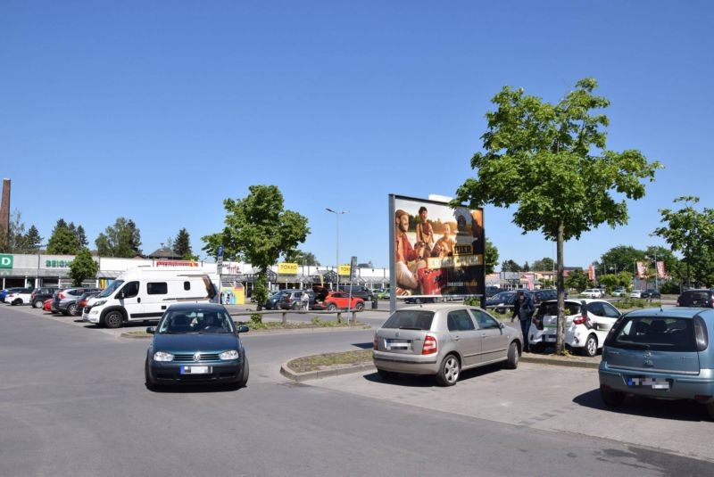 Friedensstr /Kaufland/geg. Eingang (Sicht Eingang)