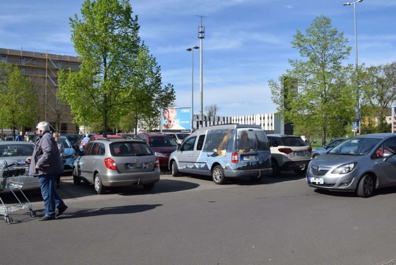 Burg 22 /Kaufland/geg. Einfahrt (Sicht Eingang)