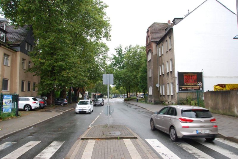 Wildenbruchstr. 73/B 227 (quer am Giebel)