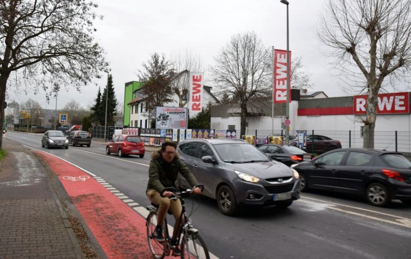 Am Dachsberg 204 /Rewe (quer zur Homburger Landstr)