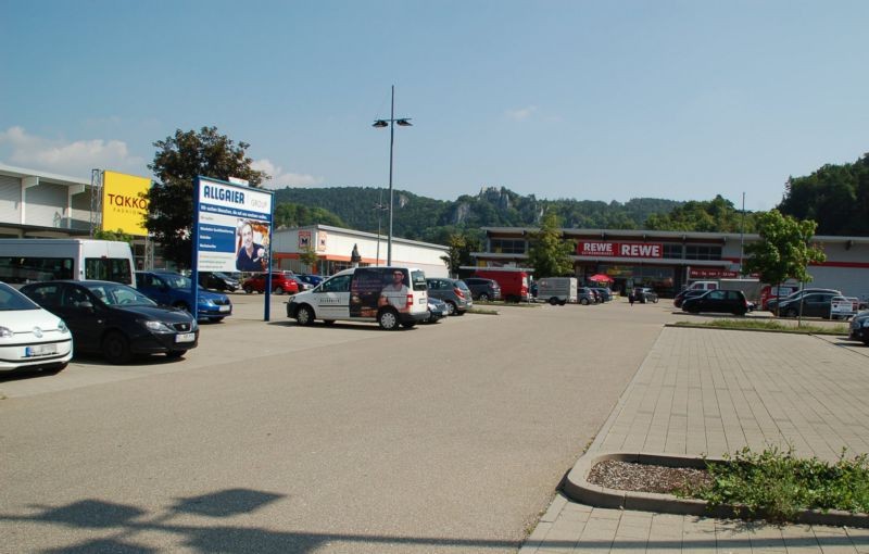 Württemberger Str. 4 /Rewe/geg. Eingang (Sicht Mekle-Getrk)