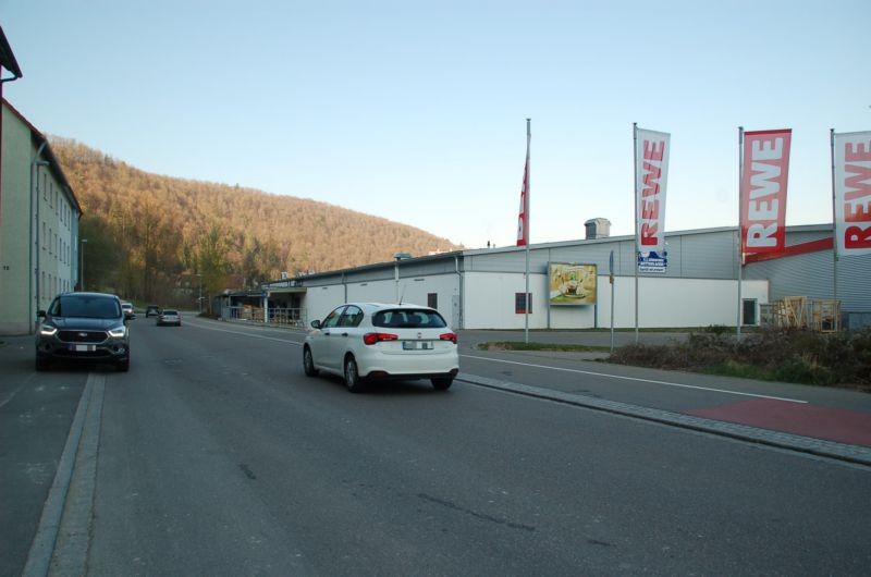 Württemberger Str. 4 /Rewe (quer zur Str)