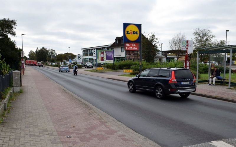 Grambeker Weg 55 /Lidl/Einf/Sicht Einfahrt (quer zur Str)