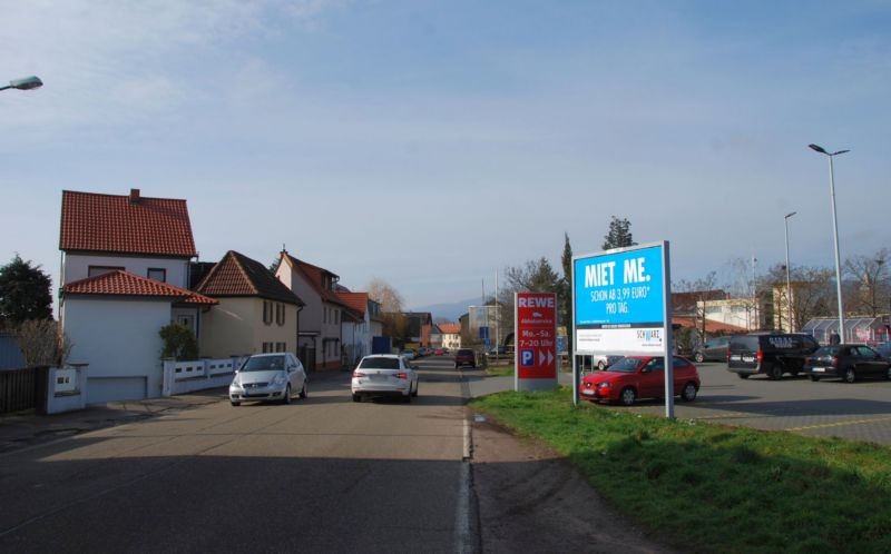 Meckenheimer Str. 15 /Rewe/Einfahrt (Sicht Str)