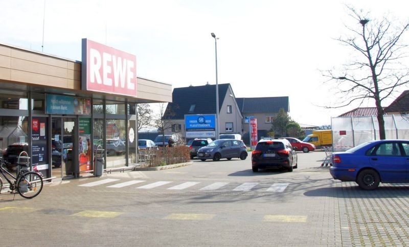 Meckenheimer Str. 15 /Rewe/Einfahrt (Sicht Eingang)