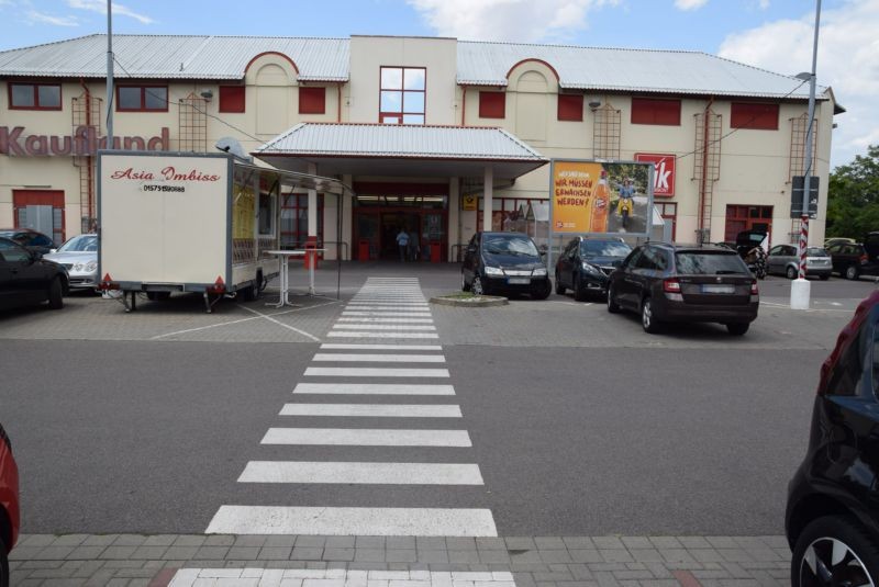 Wittener Str. 1 /Kaufland/Eingang/rts  (Wolfen)