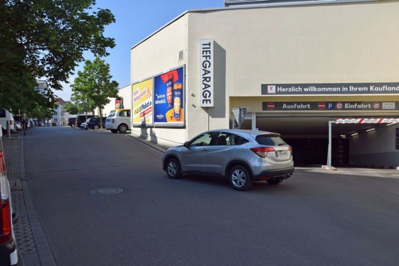 Bismarckstr. 42 /Kaufland/lks neb. Einfahrt TG