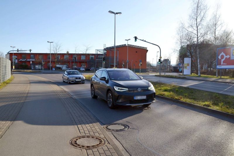 Oberlohnstr/Zufahrt Aldi (bei Ampelanlage)