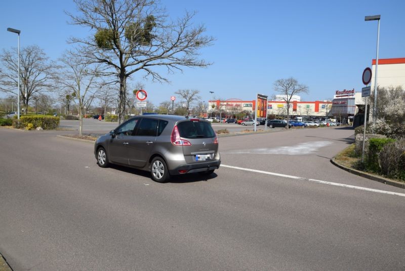 Am Eichengarten 2 /Kaufland/Einf Decathlon (Sicht Einfahrt)