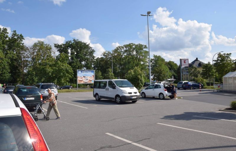 Salzstr. 16a /Kaufland/nh. Eingang (Sicht Eingang)