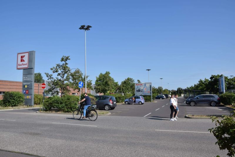 Am Kaufland 2 /Kaufland/geg. Eingang (quer zur Str)