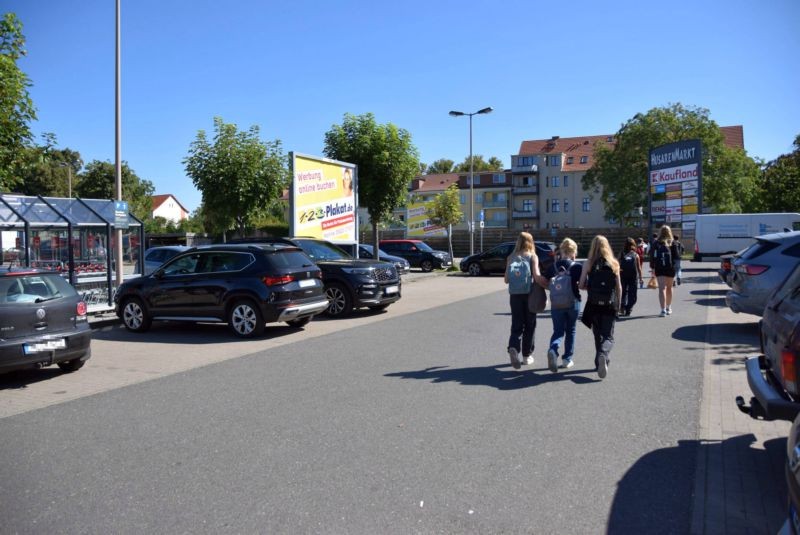 Strelitzer Str. 24 /Kaufland/Einf Fr.-Wilhelm-Str/Si Eingang