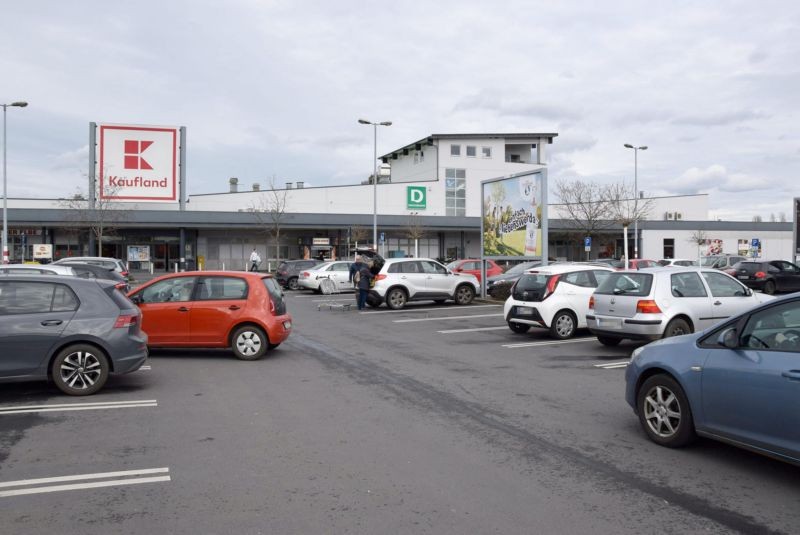 Weintraubenstr. 31 /Kaufland/geg. Eing/Sicht Eing (mte)