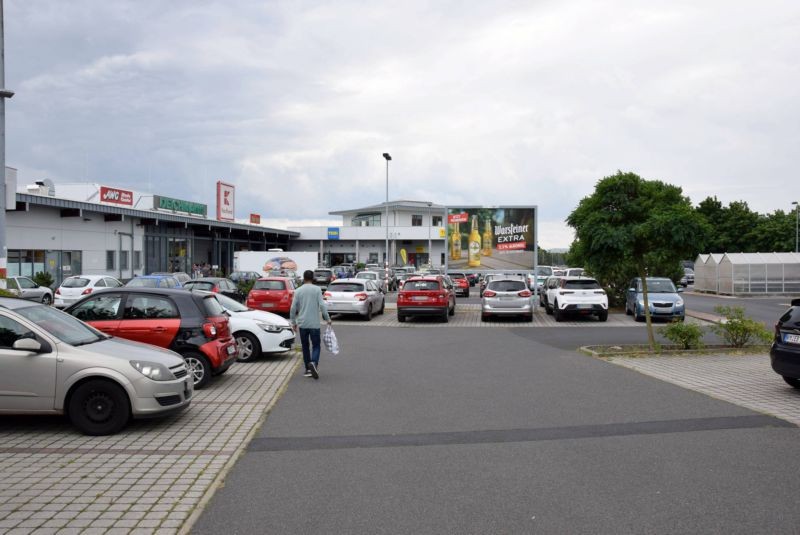 Willy-Muhle-Str. 25 /Kaufland/lks vom Eing/Sicht Einfahrt