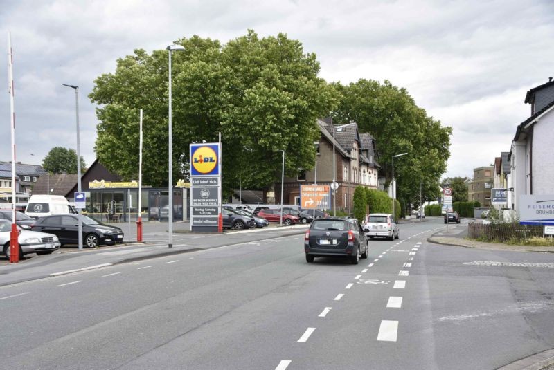 Lünener Str. 59/B 61 /Lidl/rts von Einfahrt (quer zur Str)