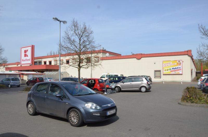 Wahrenberger Str. 67 /Kaufland/rts vom Eingang (Wand)