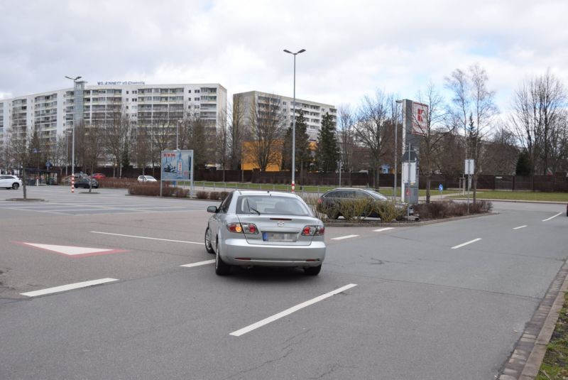 Chemnitzer Str. 65 /Kaufland/neb. Einfahrt (Sicht Markt)