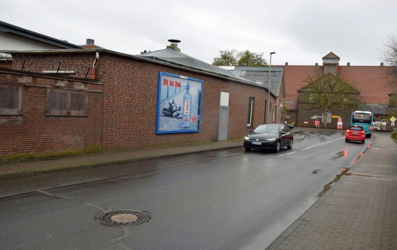 Dorfstr. 18/Ecke Rosenstr